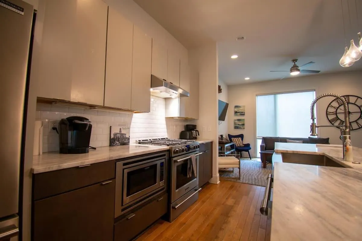 Spacious Home In Nashville - 2Mi To Lower Broadway 0*,  United States